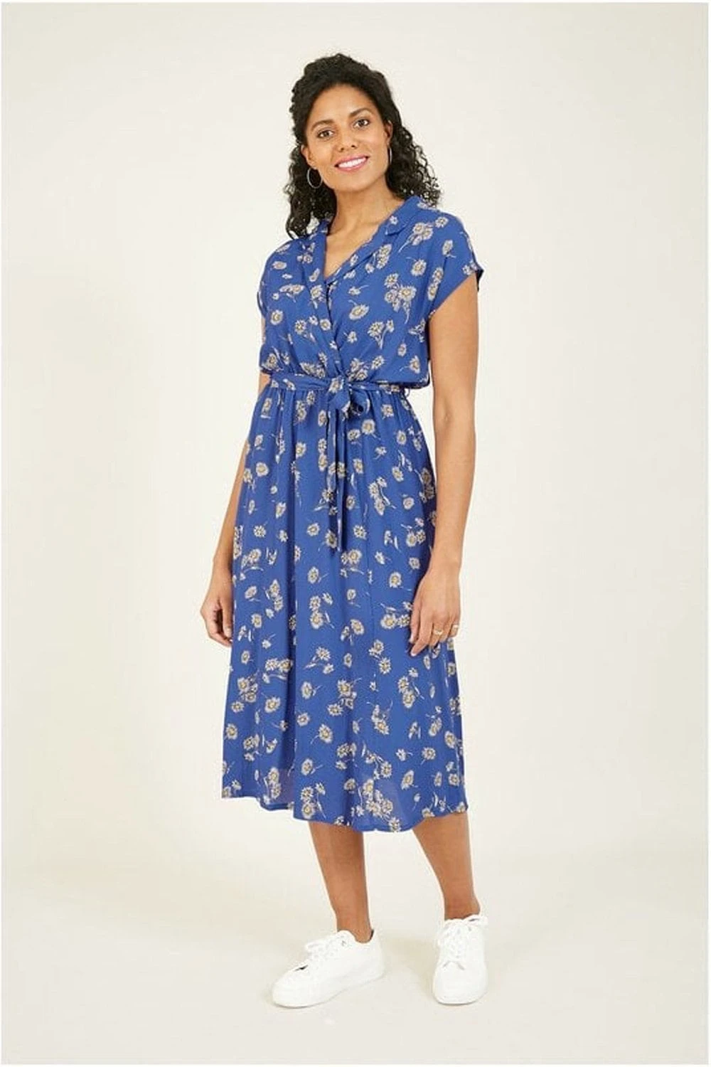Yumi Blue Daisy Print Wrap Midi Dress 1 Yumi Blue Daisy Print Wrap Midi Dress