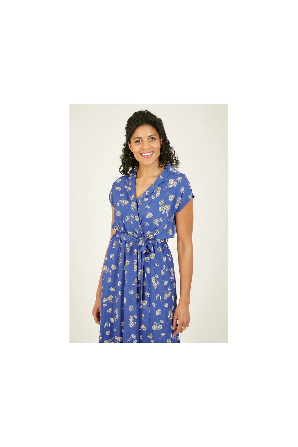 Yumi Blue Daisy Print Wrap Midi Dress 2 Yumi Blue Daisy Print Wrap Midi Dress - Image 2